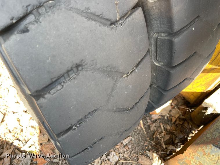 image for item MU9221 Hyster Challenger 110  forklift