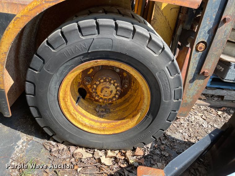 image for item MU9221 Hyster Challenger 110  forklift