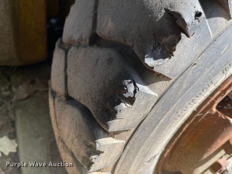 image for item MU9221 Hyster Challenger 110  forklift