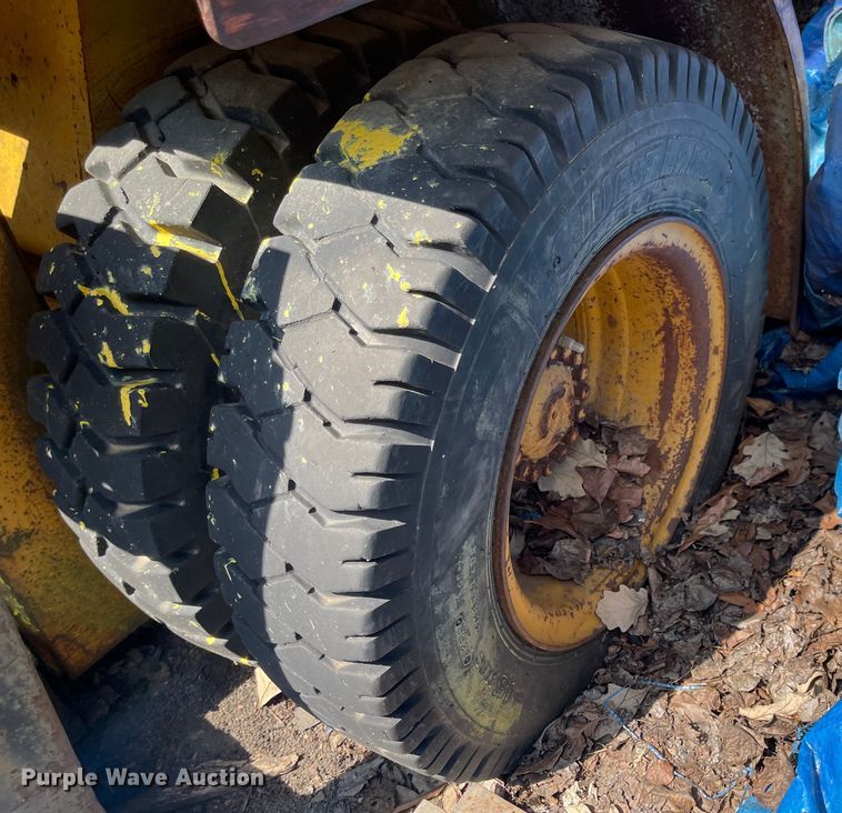 image for item MU9221 Hyster Challenger 110  forklift