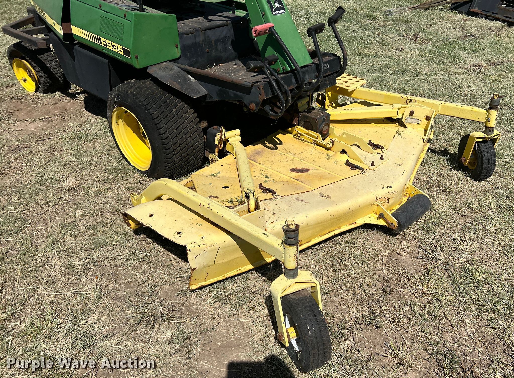 John Deere F935 lawn mower in Woodward, OK Item DJ7737 sold Purple Wave