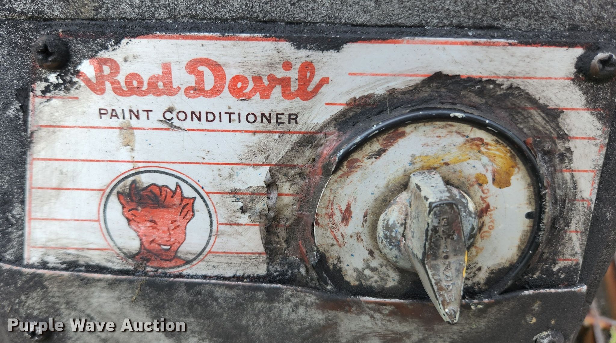 Red Devil paint shaker in Marston, MO Item MK9281 sold Purple Wave