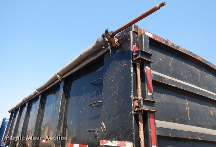 image for item DB7793 2002 Clements HL3966-ATP  end dump trailer