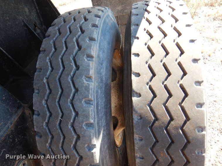 image for item DB7793 2002 Clements HL3966-ATP  end dump trailer