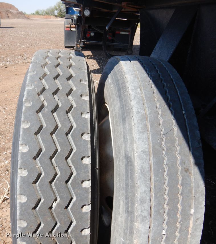 image for item DB7793 2002 Clements HL3966-ATP  end dump trailer