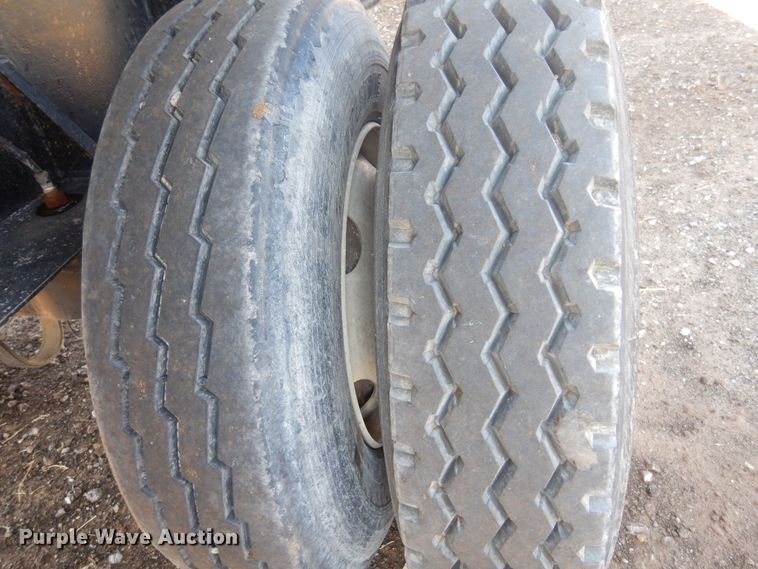 image for item DB7793 2002 Clements HL3966-ATP  end dump trailer