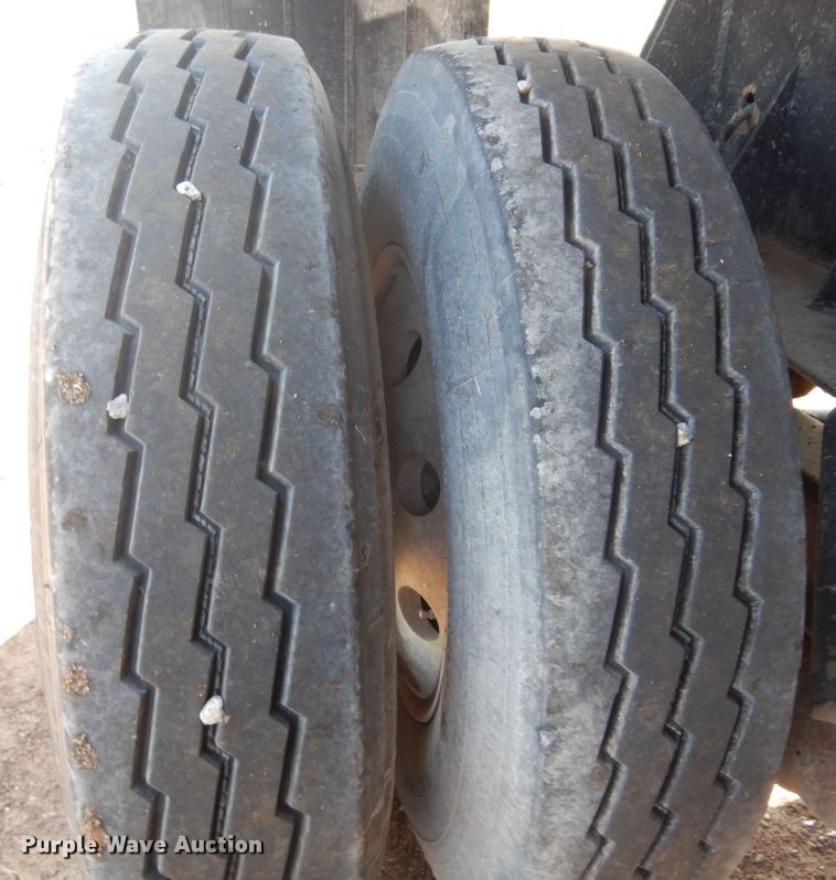 image for item DB7793 2002 Clements HL3966-ATP  end dump trailer