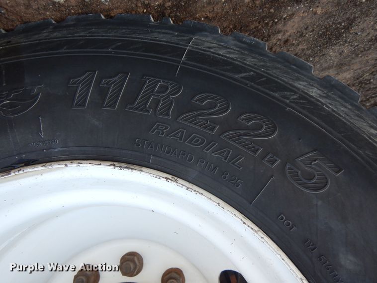 image for item DB7793 2002 Clements HL3966-ATP  end dump trailer