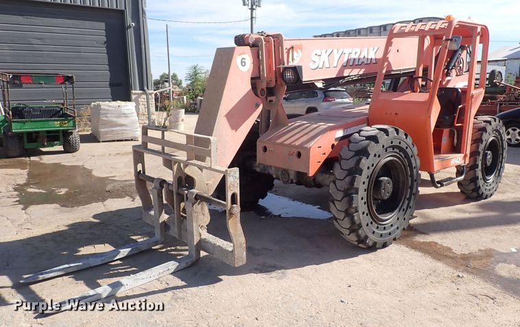 image for item DF8404 2008 SkyTrak 6042  telehandler