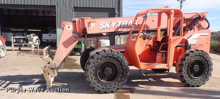 image for item DF8404 2008 SkyTrak 6042  telehandler