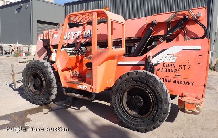 image for item DF8404 2008 SkyTrak 6042  telehandler