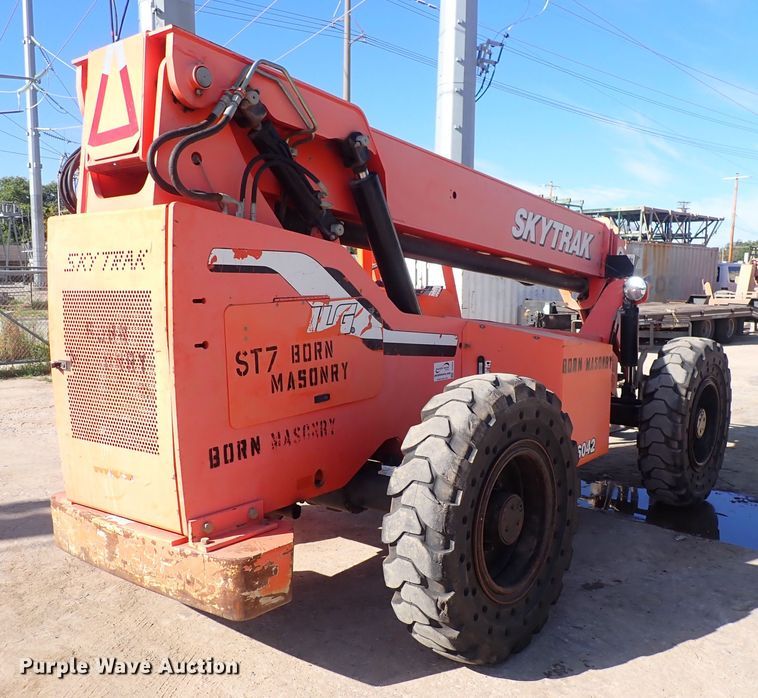 image for item DF8404 2008 SkyTrak 6042  telehandler