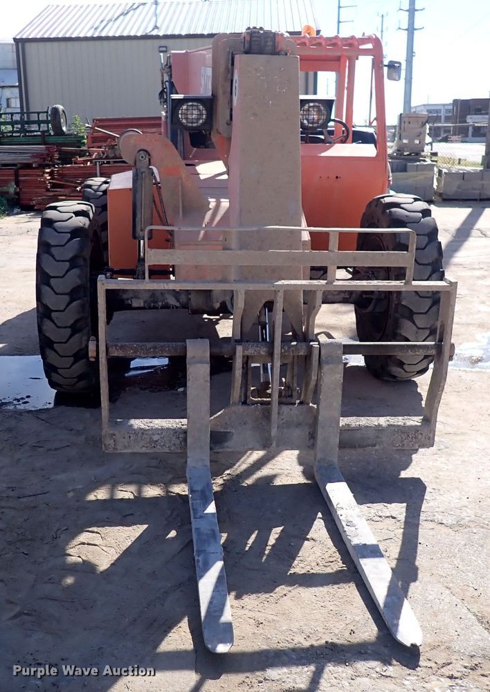 image for item DF8404 2008 SkyTrak 6042  telehandler