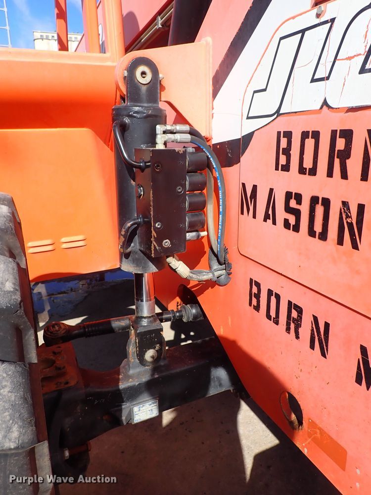 image for item DF8404 2008 SkyTrak 6042  telehandler