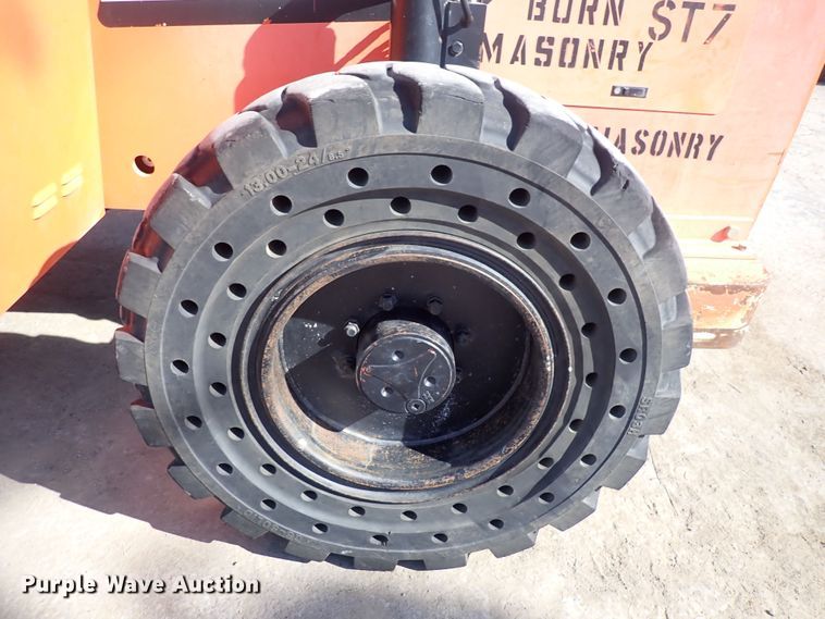 image for item DF8404 2008 SkyTrak 6042  telehandler