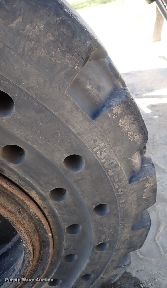 image for item DF8404 2008 SkyTrak 6042  telehandler