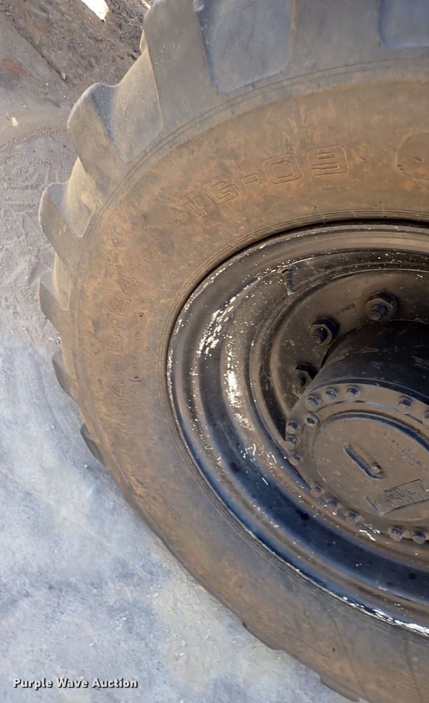 image for item DF8405 2001 Lull 1044C-54  telehandler