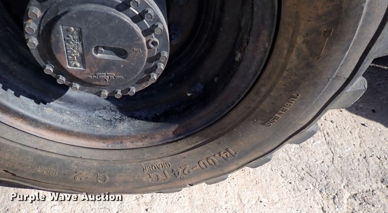 image for item DF8405 2001 Lull 1044C-54  telehandler