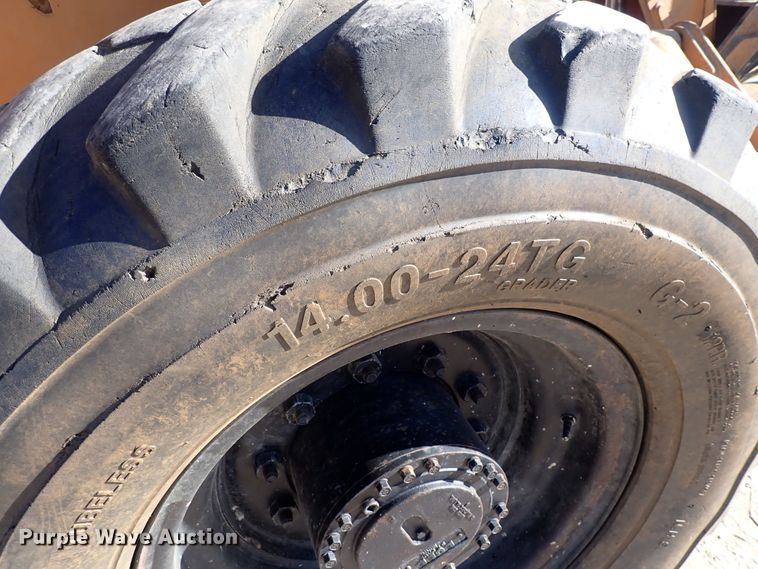 image for item DF8405 2001 Lull 1044C-54  telehandler