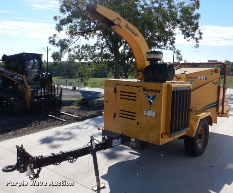 image for item DH7510 2013 Vermeer BC1000XL  wood chipper