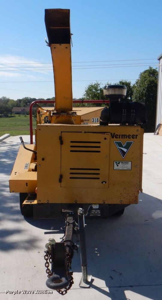 image for item DH7510 2013 Vermeer BC1000XL  wood chipper