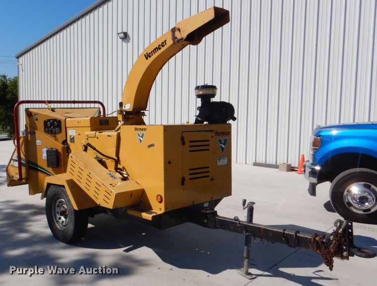 image for item DH7510 2013 Vermeer BC1000XL  wood chipper