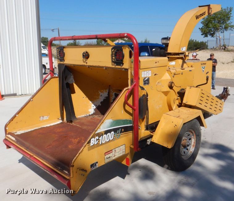 image for item DH7510 2013 Vermeer BC1000XL  wood chipper