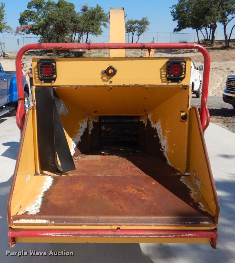 image for item DH7510 2013 Vermeer BC1000XL  wood chipper