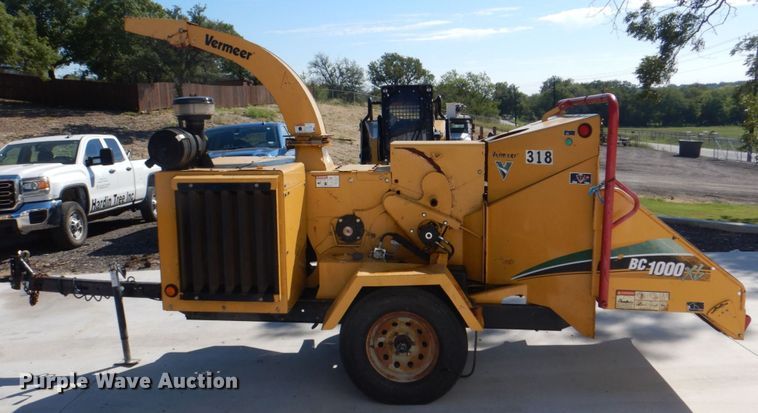 image for item DH7510 2013 Vermeer BC1000XL  wood chipper