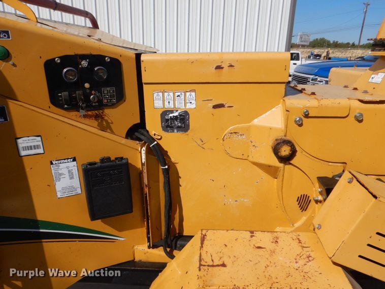 image for item DH7510 2013 Vermeer BC1000XL  wood chipper