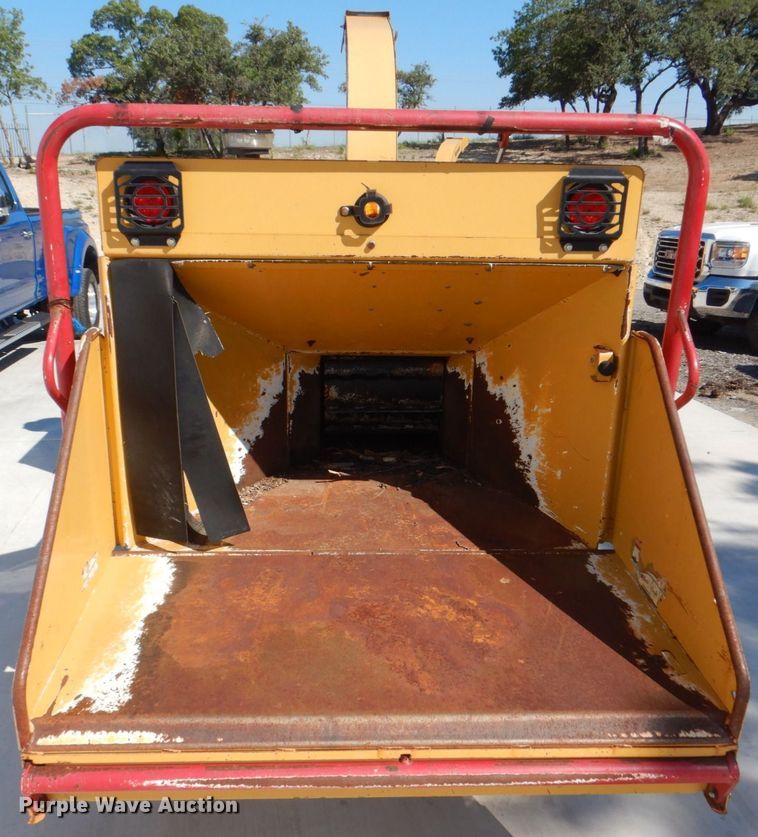 image for item DH7510 2013 Vermeer BC1000XL  wood chipper