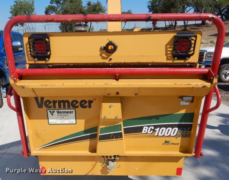image for item DH7510 2013 Vermeer BC1000XL  wood chipper