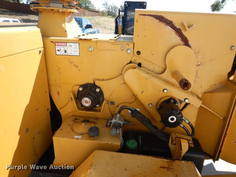 image for item DH7510 2013 Vermeer BC1000XL  wood chipper