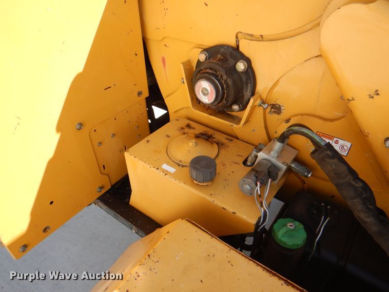 image for item DH7510 2013 Vermeer BC1000XL  wood chipper