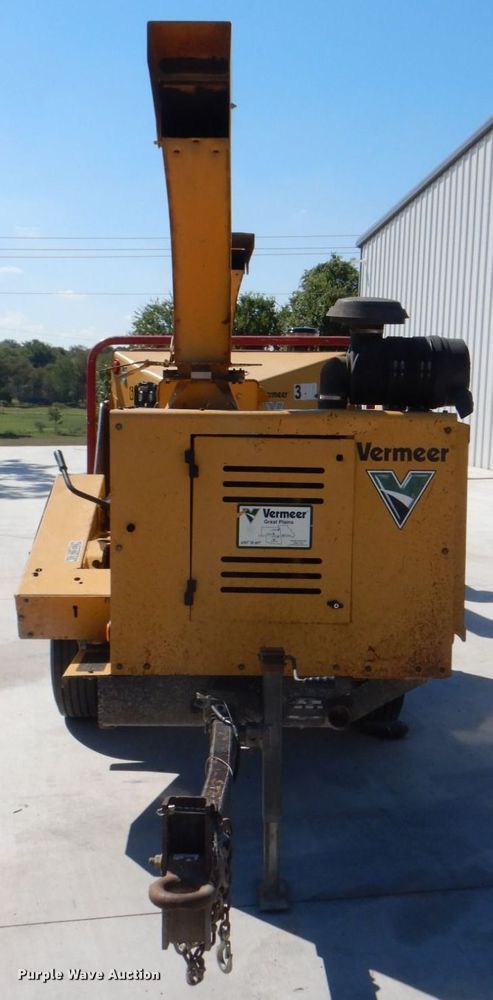 image for item DH7511 2011 Vermeer BC1000XL  wood chipper