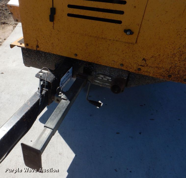 image for item DH7511 2011 Vermeer BC1000XL  wood chipper