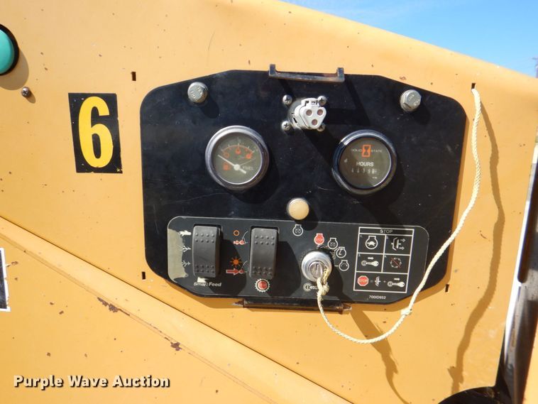 image for item DH7511 2011 Vermeer BC1000XL  wood chipper