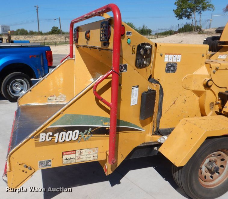 image for item DH7511 2011 Vermeer BC1000XL  wood chipper