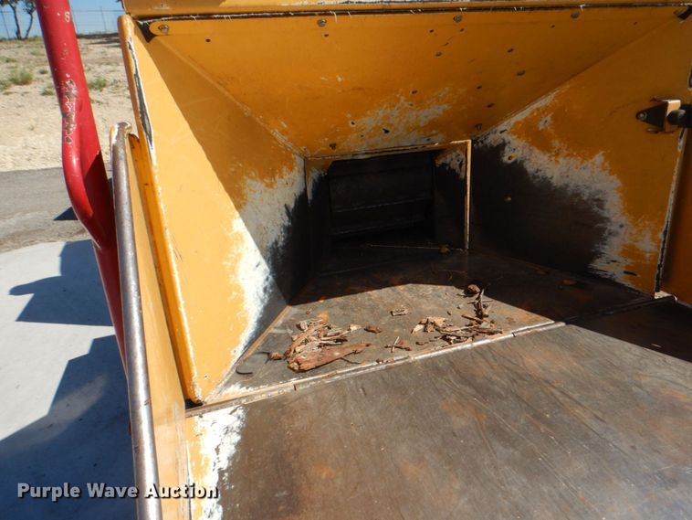 image for item DH7511 2011 Vermeer BC1000XL  wood chipper