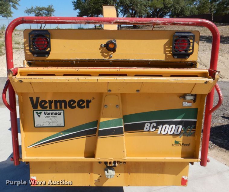 image for item DH7511 2011 Vermeer BC1000XL  wood chipper