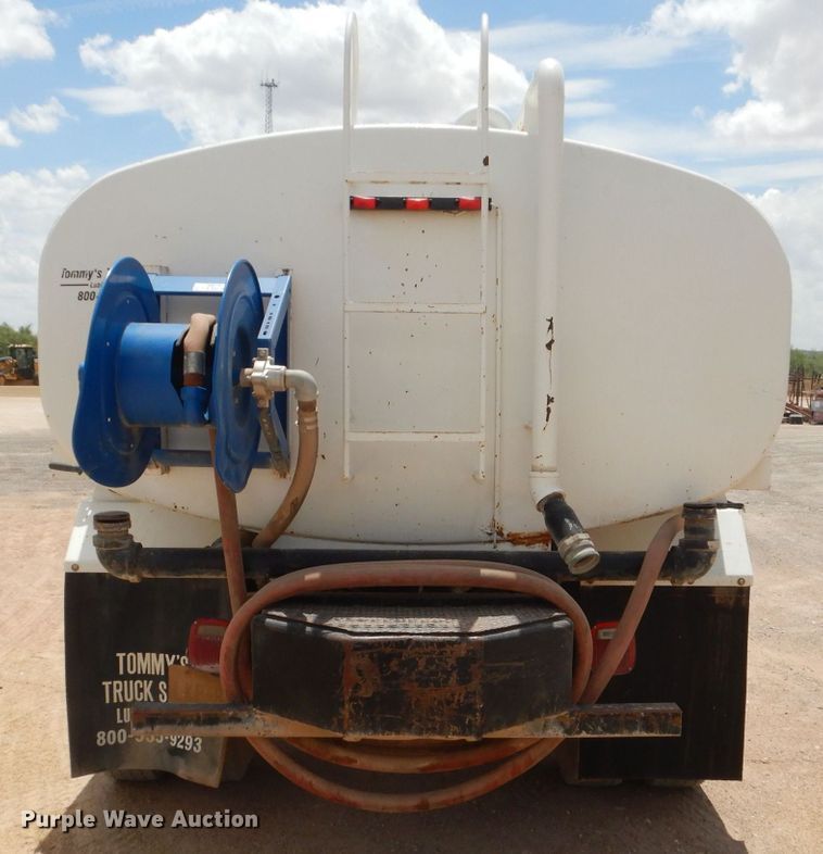 image for item DJ8983 2007 Ford F650 Super Duty  water truck