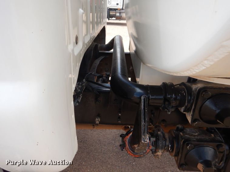 image for item DJ8983 2007 Ford F650 Super Duty  water truck