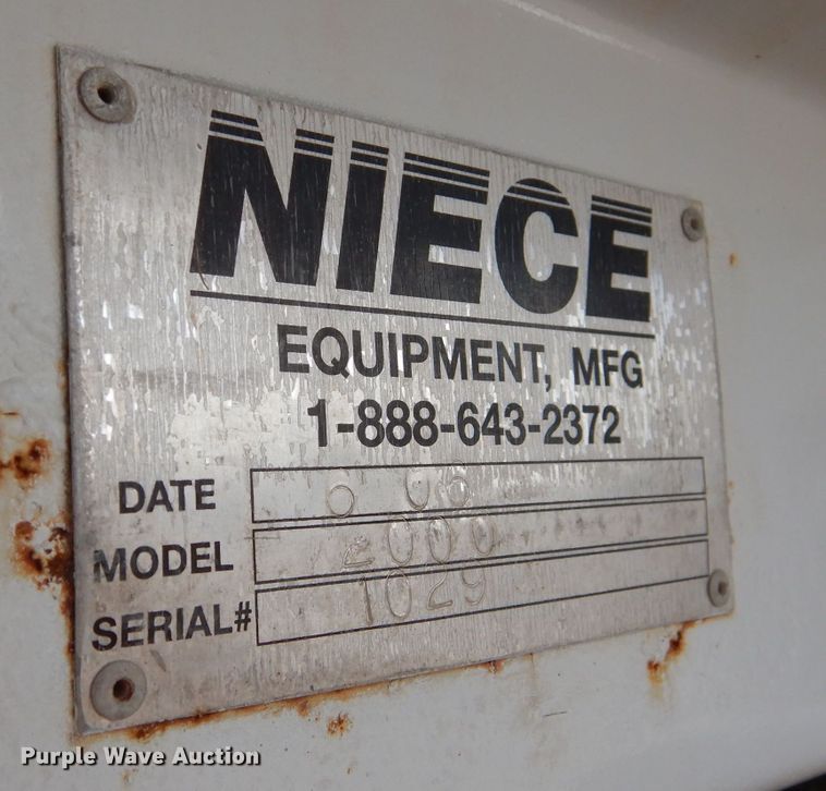 image for item DJ8983 2007 Ford F650 Super Duty  water truck