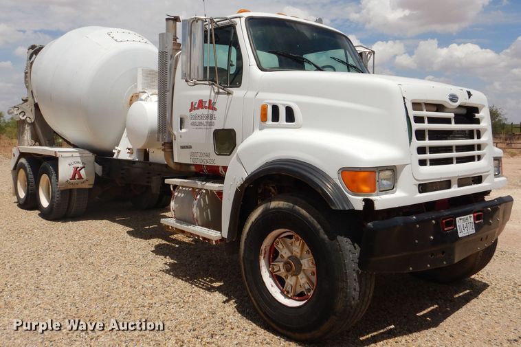 image for item DJ8985 2002 Sterling L9500  ready mix truck