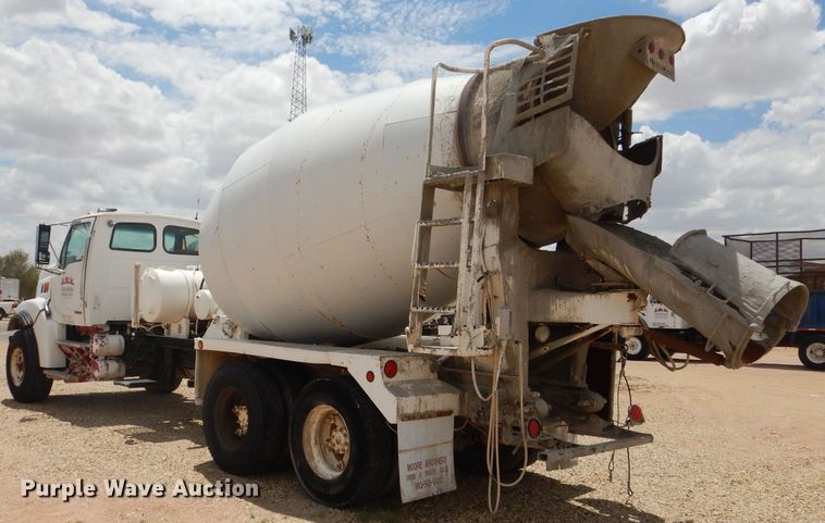 image for item DJ8985 2002 Sterling L9500  ready mix truck