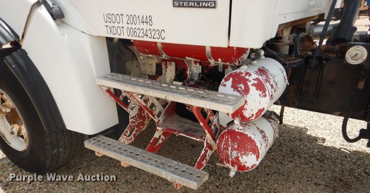 image for item DJ8985 2002 Sterling L9500  ready mix truck