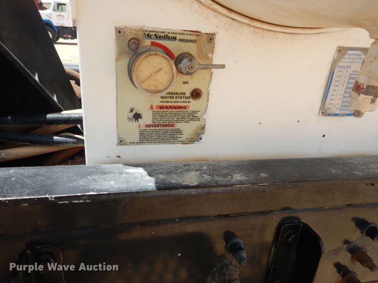 image for item DJ8985 2002 Sterling L9500  ready mix truck