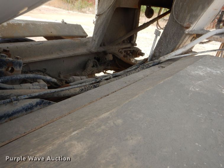 image for item DJ8985 2002 Sterling L9500  ready mix truck