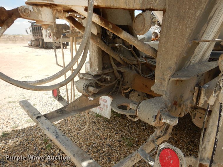 image for item DJ8985 2002 Sterling L9500  ready mix truck