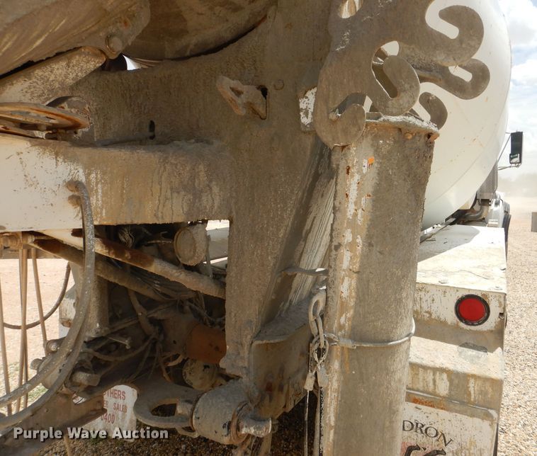 image for item DJ8985 2002 Sterling L9500  ready mix truck